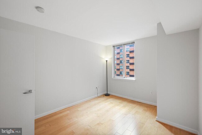 Photo - 1000 New Jersey Ave SE Unidad 528