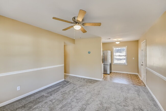 Photo - 1628 1st St NE