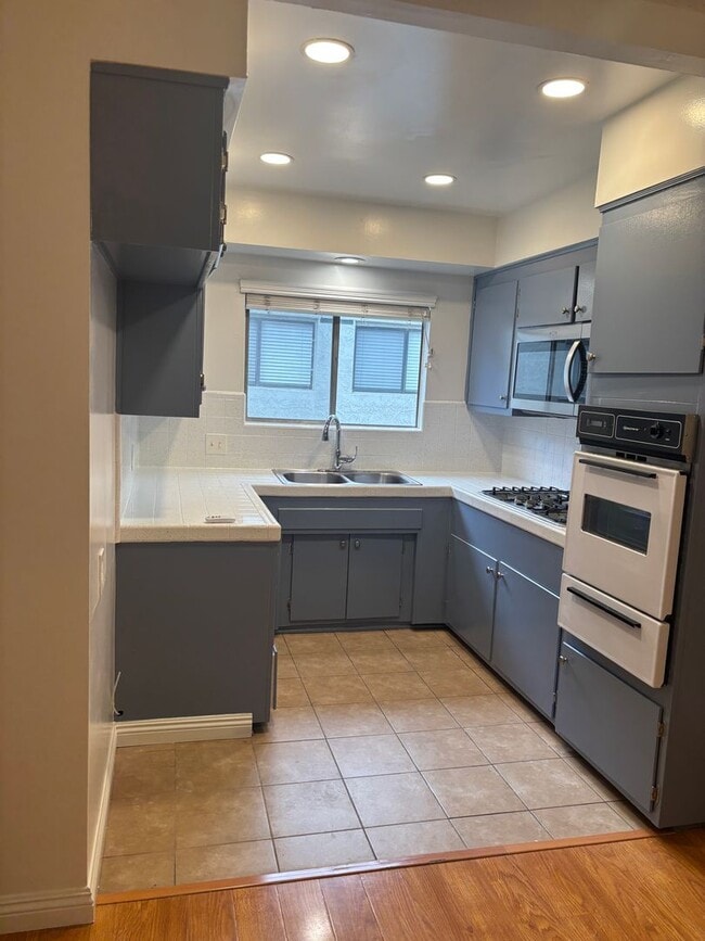 Photo - 1147 San Rafael Ave Unit F