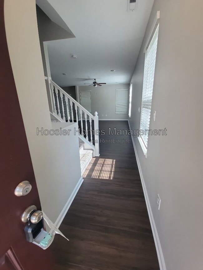 5645 Brownstone Dr