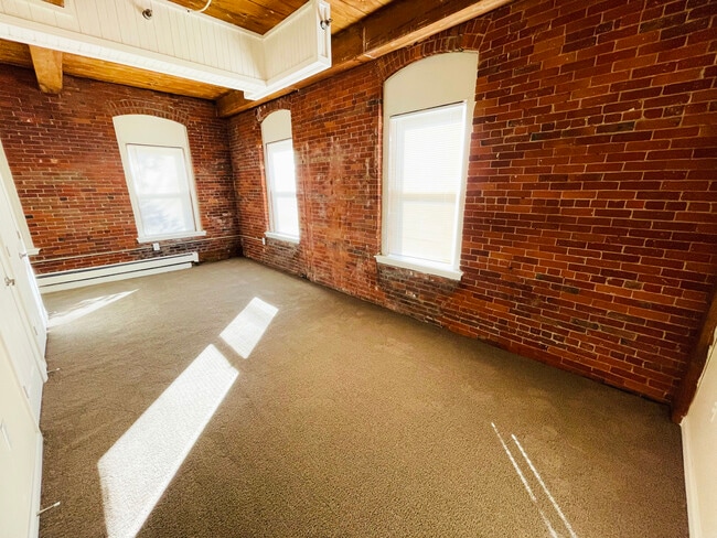 Photo - Franklin Landings