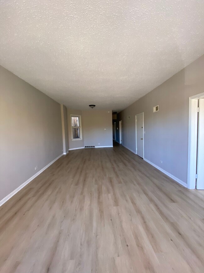 Photo - 4530 N Lincoln Ave Unit 201