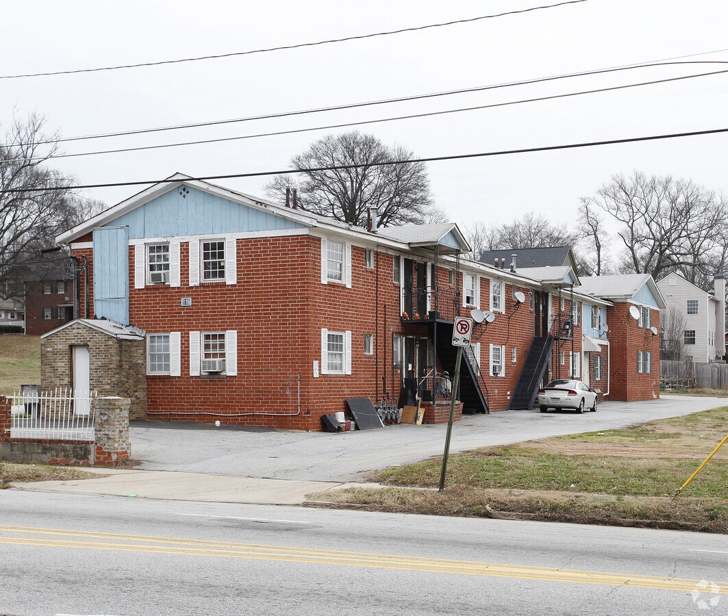 Photo - 816 Hank Aaron Dr SE Apartments