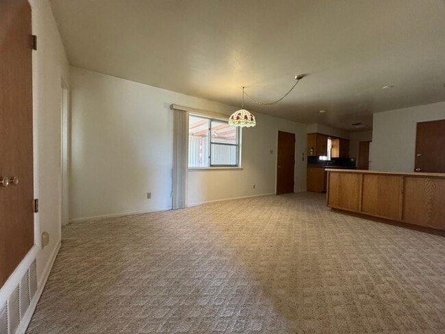 Photo - 2000 S Richardson Ave