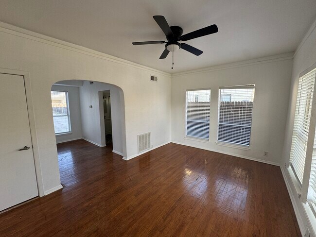 Photo - 5305 Reiger Ave