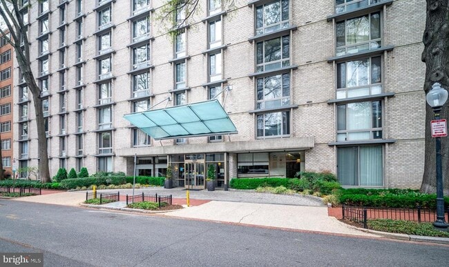 Photo - 950 25th St NW Apartment Unit 606-N