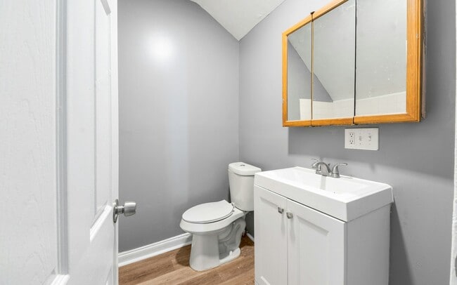 Photo - 3549 E 105th St