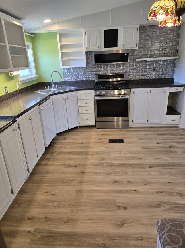 Building Photo - 4850 Hikey St Rental