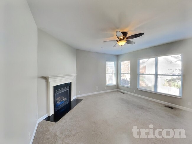 Photo - 1307 Creekside Dr