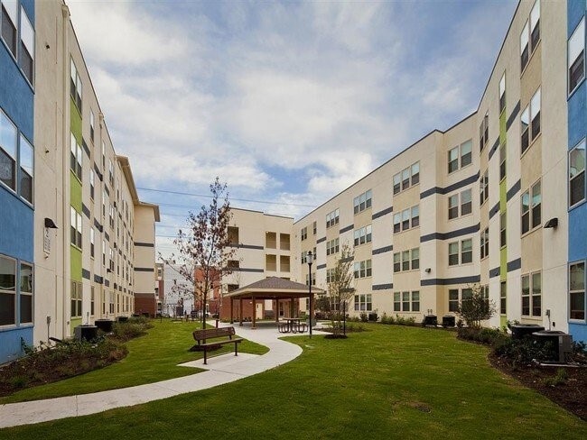 Photo - 703 N San Marcos