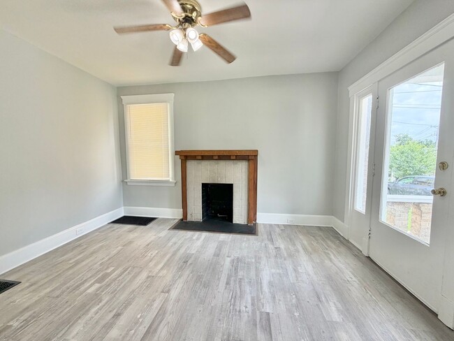 Photo - 1227 Ross Ave Unit 1227-1