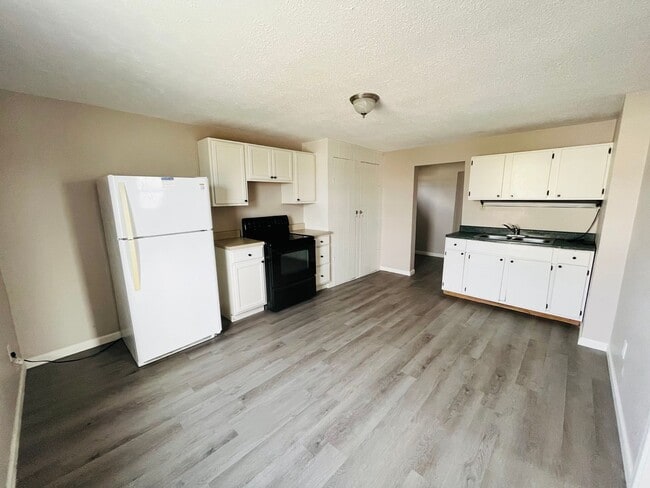 Photo - 321 W Main St Unit C