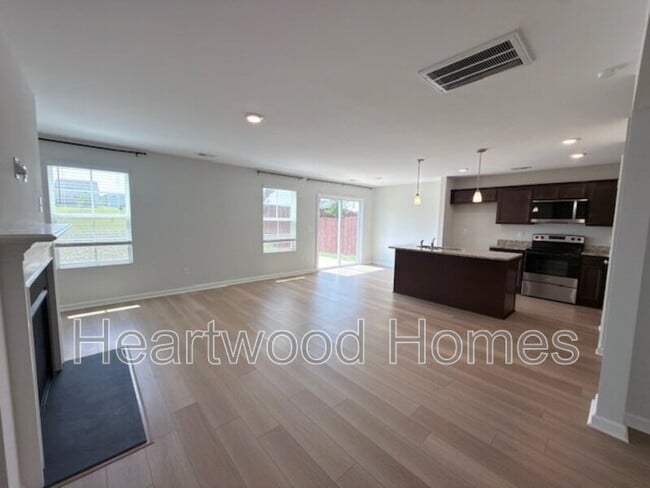 406 Eclipse Ln