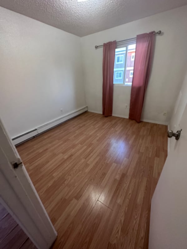 Photo - 635 10th Ave