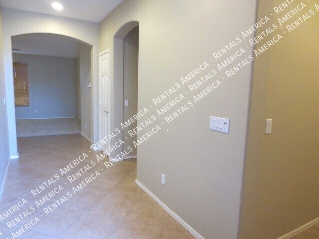 Photo - 103 W Hawk Way