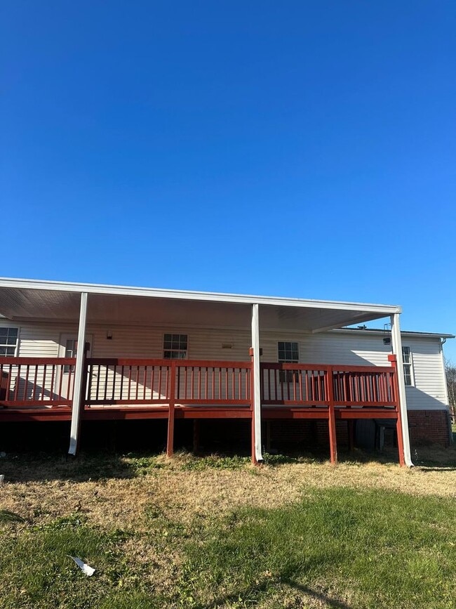 Photo - Murfreesboro Home on 2 acres with workshops. 3/2