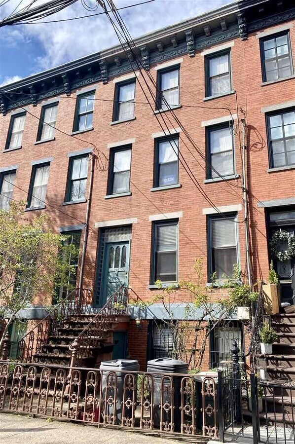 Photo - 214 8th St Condo