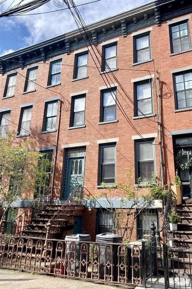 Building Photo - 214 8th St Rental