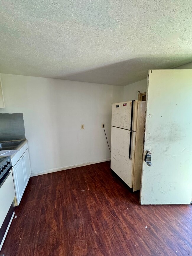 Photo - 604 N Main St