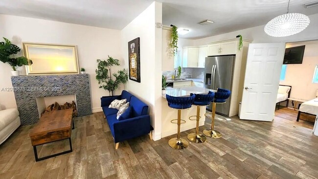11 NW 47th Terrace