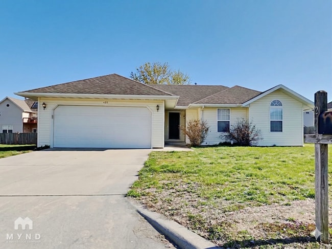 Building Photo - 429 N Century Ave