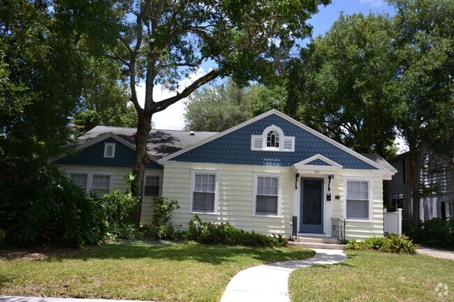 Building Photo - 4 BR Home only 2 blocks from Lake Eola Par...