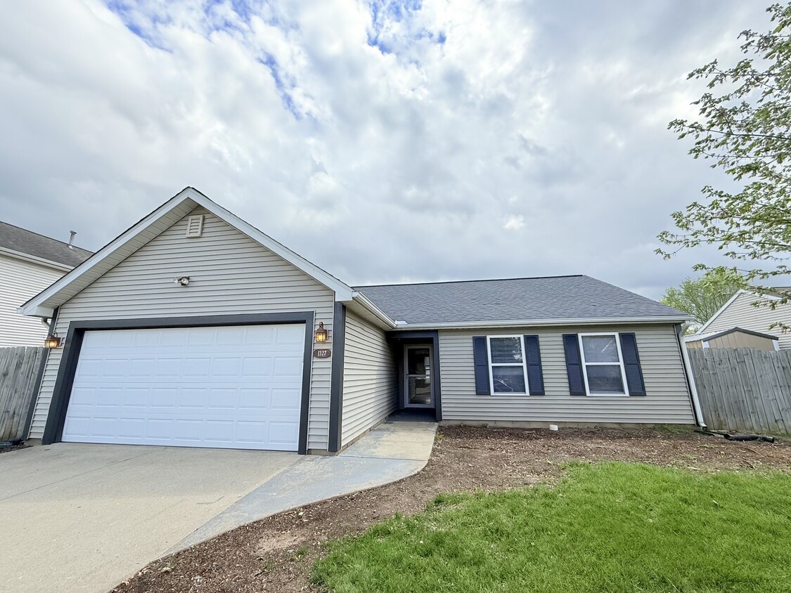 Photo - 1327 Roundtable Dr (West Lafayette, IN)