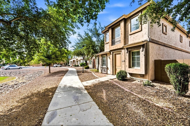 Photo - 1637 S Wildrose