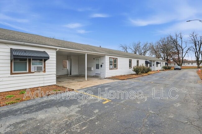 Photo - 1015 N Scott Ave Unit building 5 Back