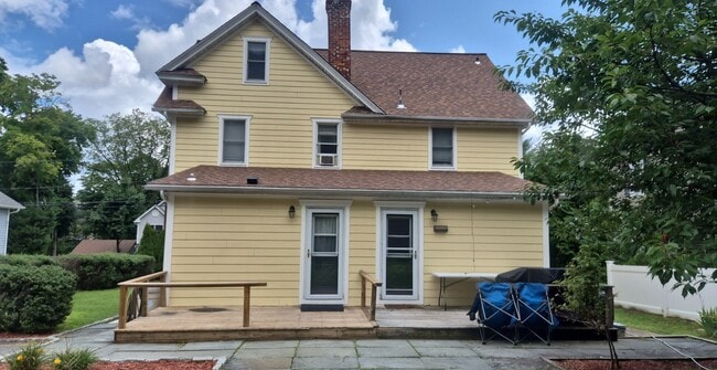 Building Photo - 20 Somerville Rd Unit 1