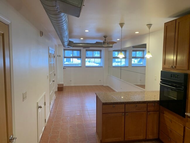 Building Photo - 2620 Dayton N St Unit G