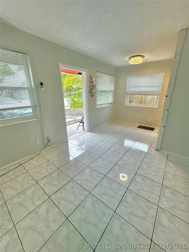 1500 NE 62nd St Unit 3