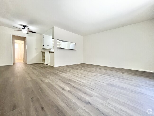 Building Photo - 4100 Arch Dr Studio City, CA 91604 Unit 6 Rental