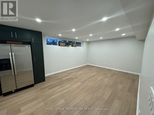 Photo - 50 Faversham Crescent