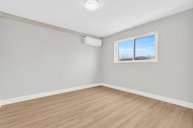 Photo - 1220 Hamilton St