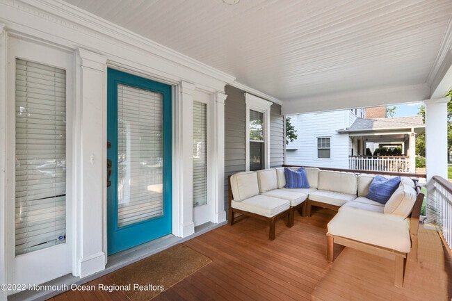 Photo - 606 3rd Ave