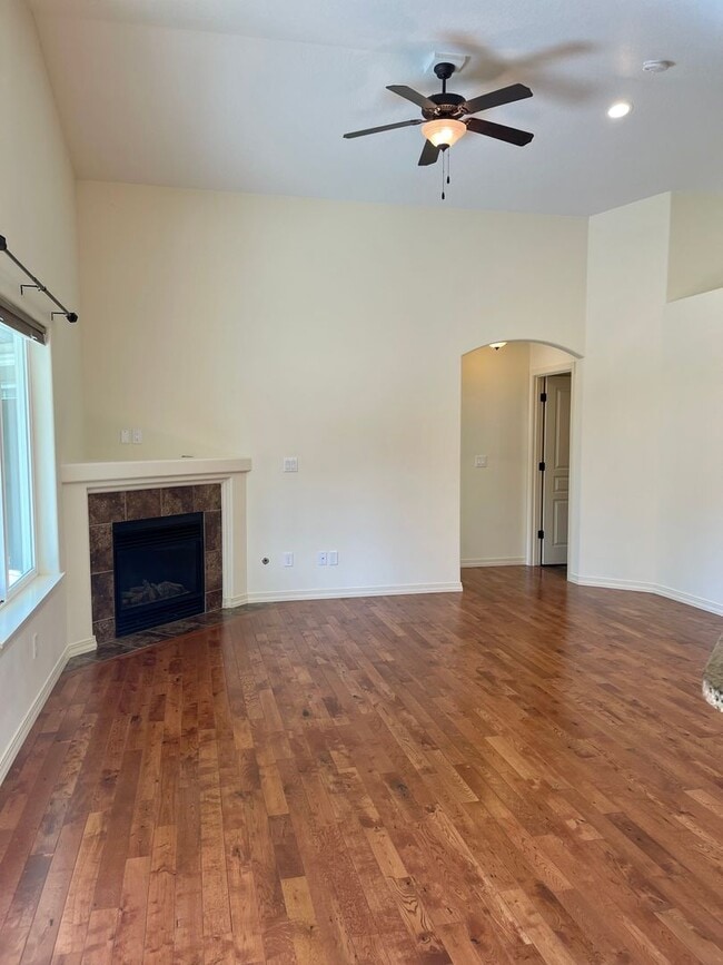 424 Lakerose Loop