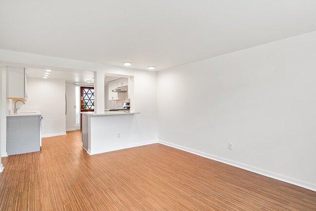 Photo - 2203 Nob Hill Ave N Unit #1