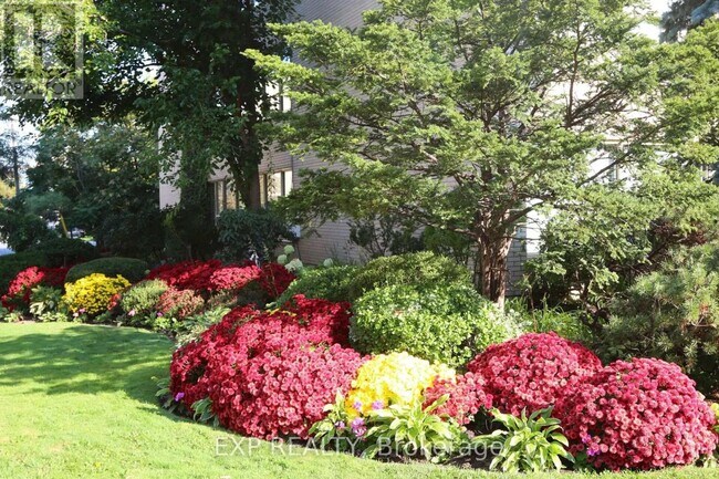 Photo - 650 Briar Hill Ave Unité 711