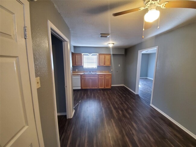 Photo - 6114 Belmark St