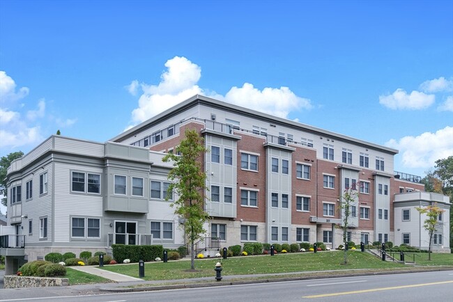 Building Photo - 321 Hammond Pond Pkwy Unit 105