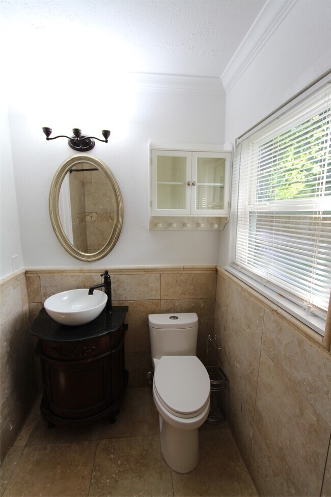 Photo - 6506 Sivley St