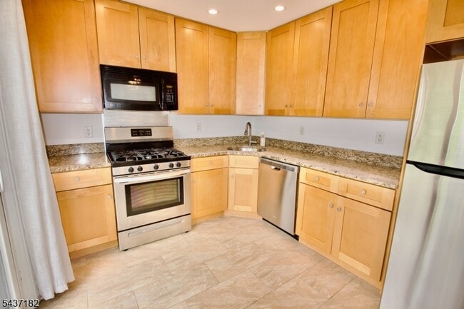 Photo - 78 Woodward Ln