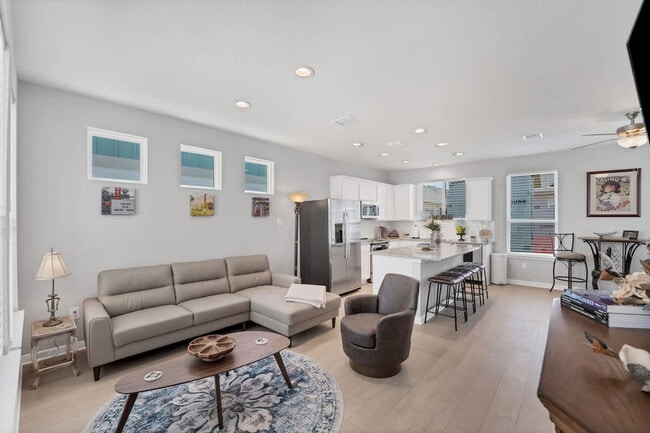 Building Photo - 2147 Hofstaat