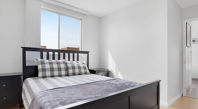 Photo - Central Towers