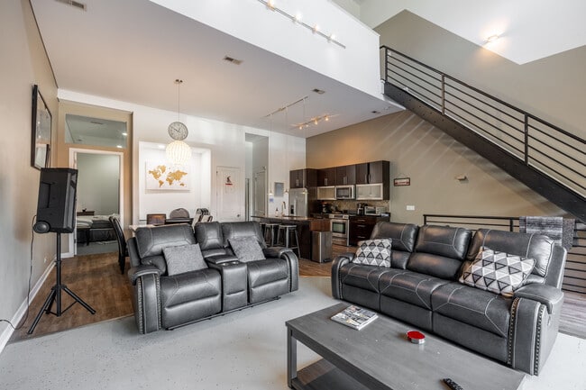 Photo - 1002 W Lake St Unidad 2