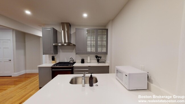 Building Photo - 19 Sudan St Unit #1