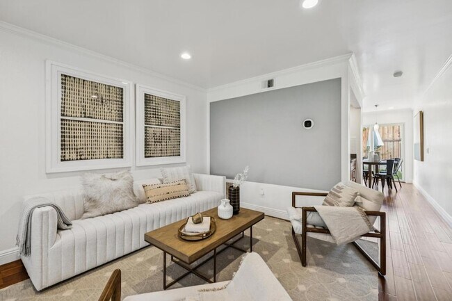 Photo - 646 S Ahwanee Terrace