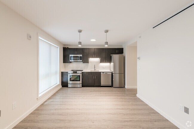 2 BR, 2 BA