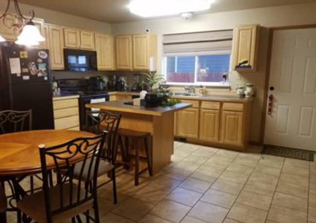 Building Photo - 189 Talon Way Unit C Rental